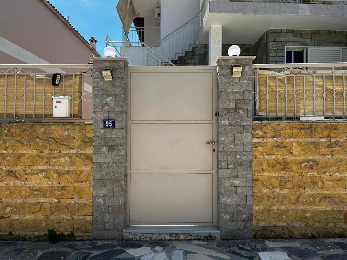 La Vita Apartments-Near Airport & Sea Ártemida Kültér fotó